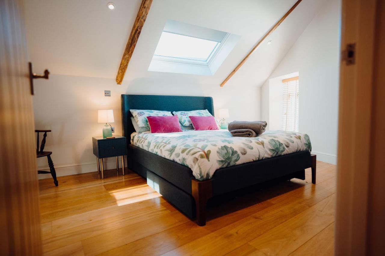 Beautiful 1 Bedroom Apartment Close To The Harbour Tenby Exterior photo
