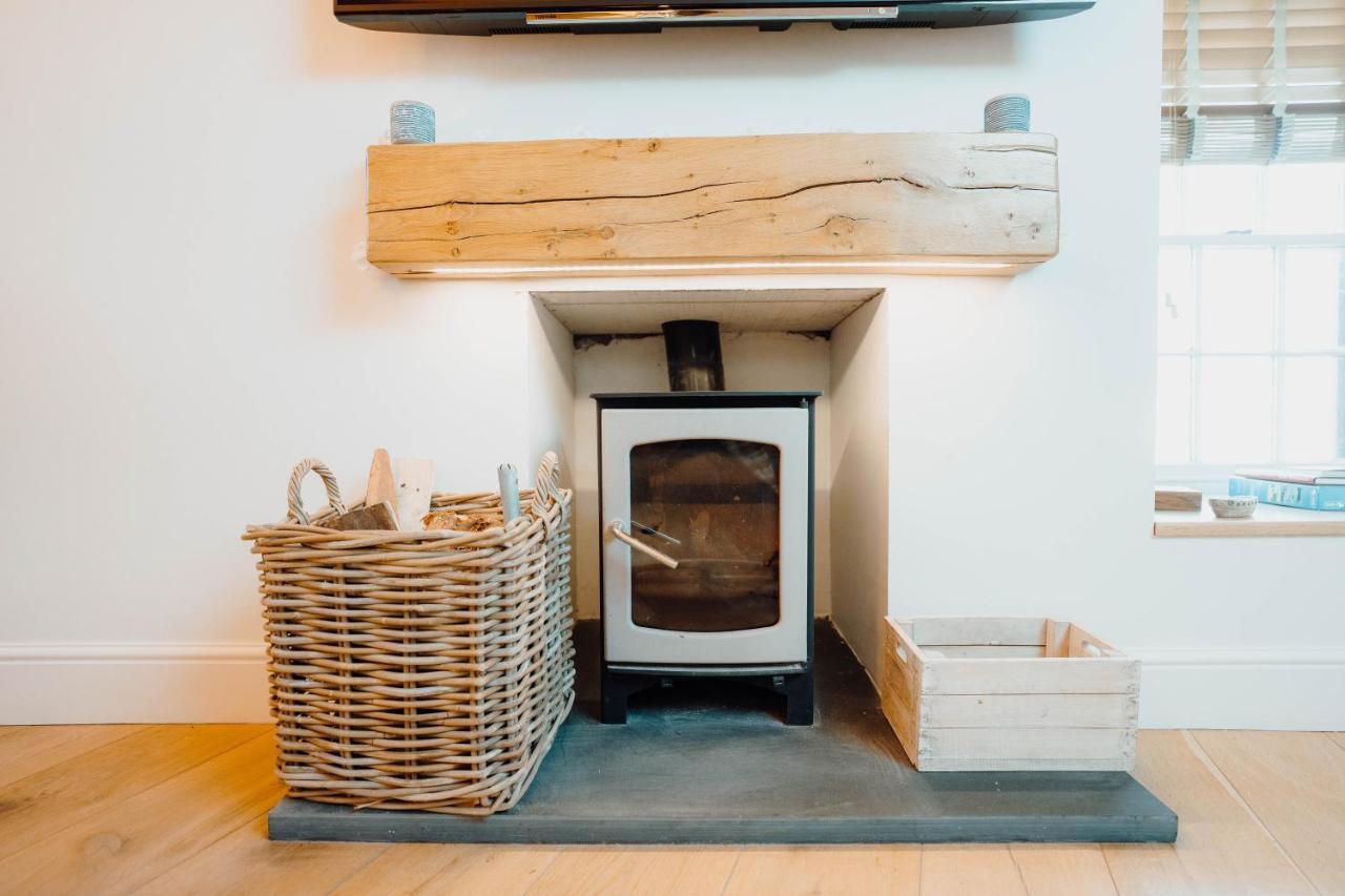 Beautiful 1 Bedroom Apartment Close To The Harbour Tenby Exterior photo